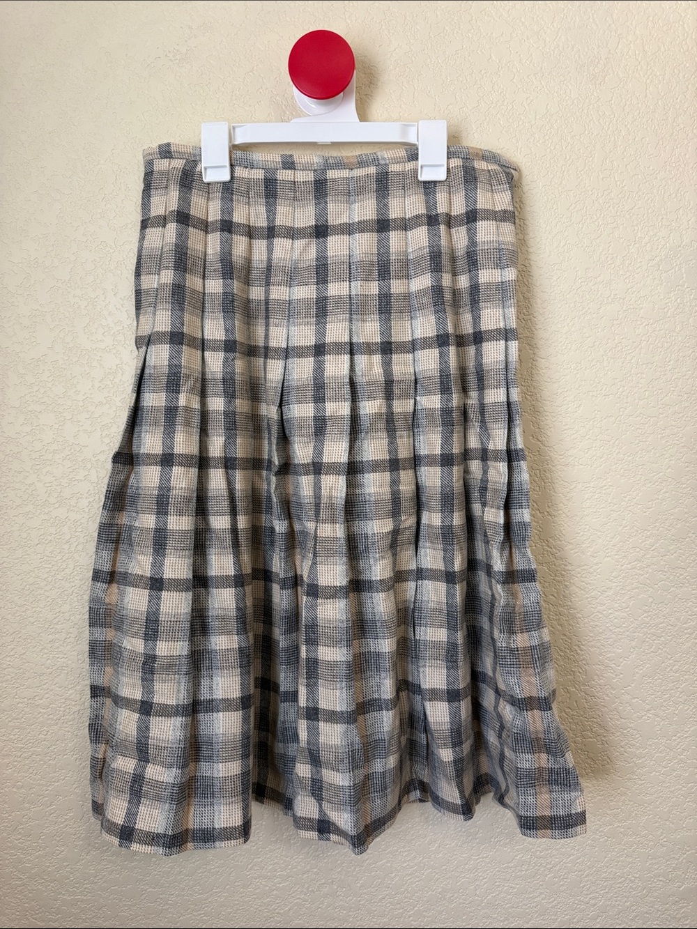 Plaid Pleated Midi Skirt in Beige and Gray